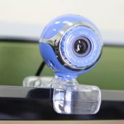 Comment_sécuriser_votre_webcam_et_éviter_que_des_pirates_vous_espionnent_?